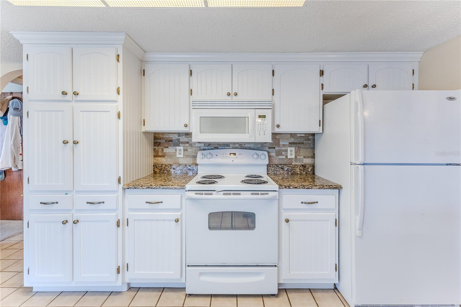 Listing photo id 16 for 11249 Riddle Drive