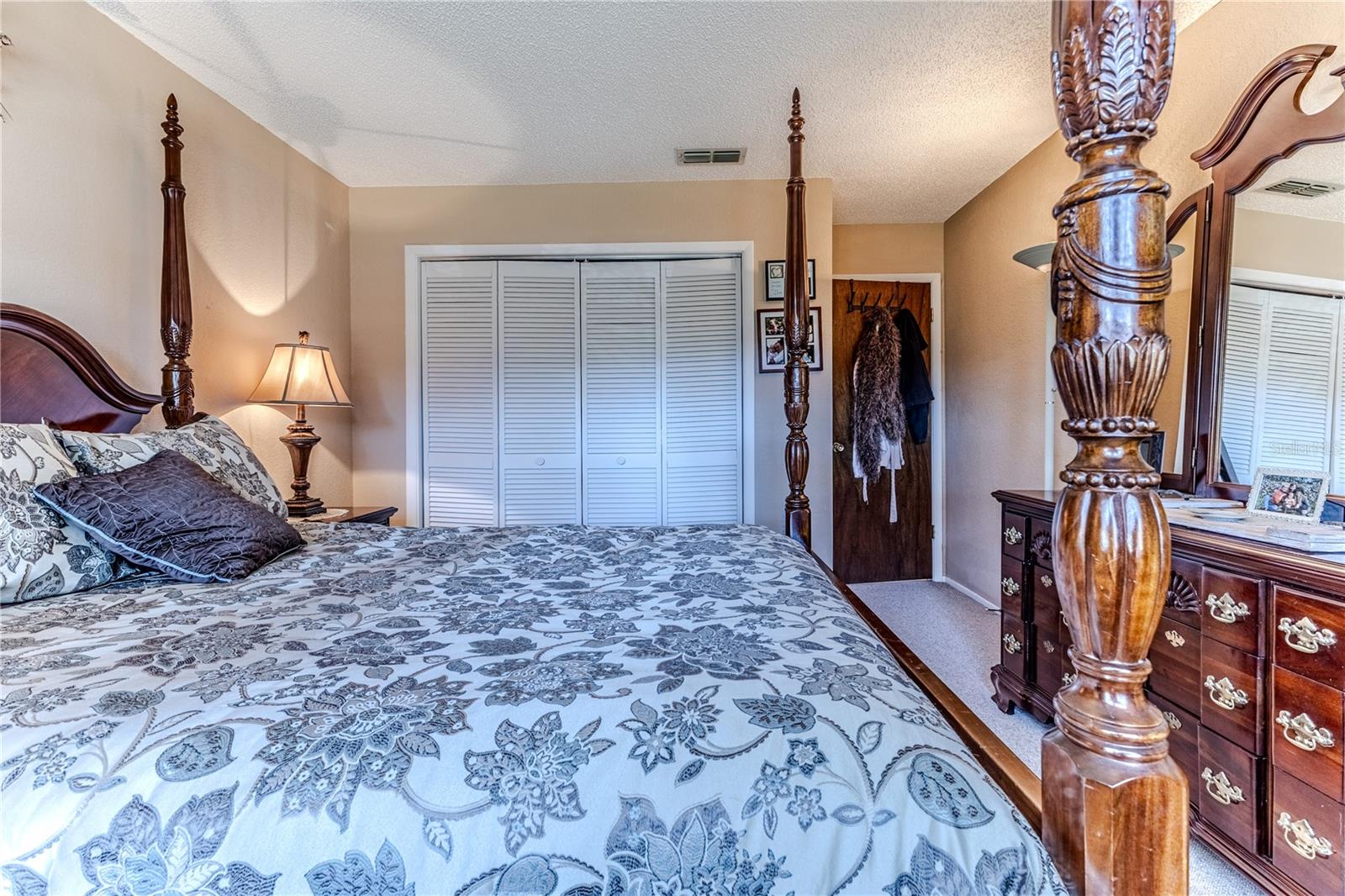 Listing photo id 25 for 11249 Riddle Drive