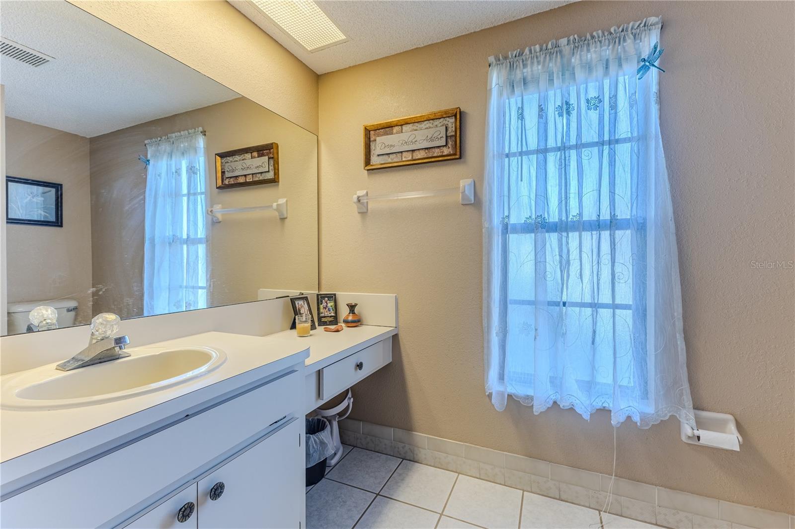 Listing photo id 27 for 11249 Riddle Drive