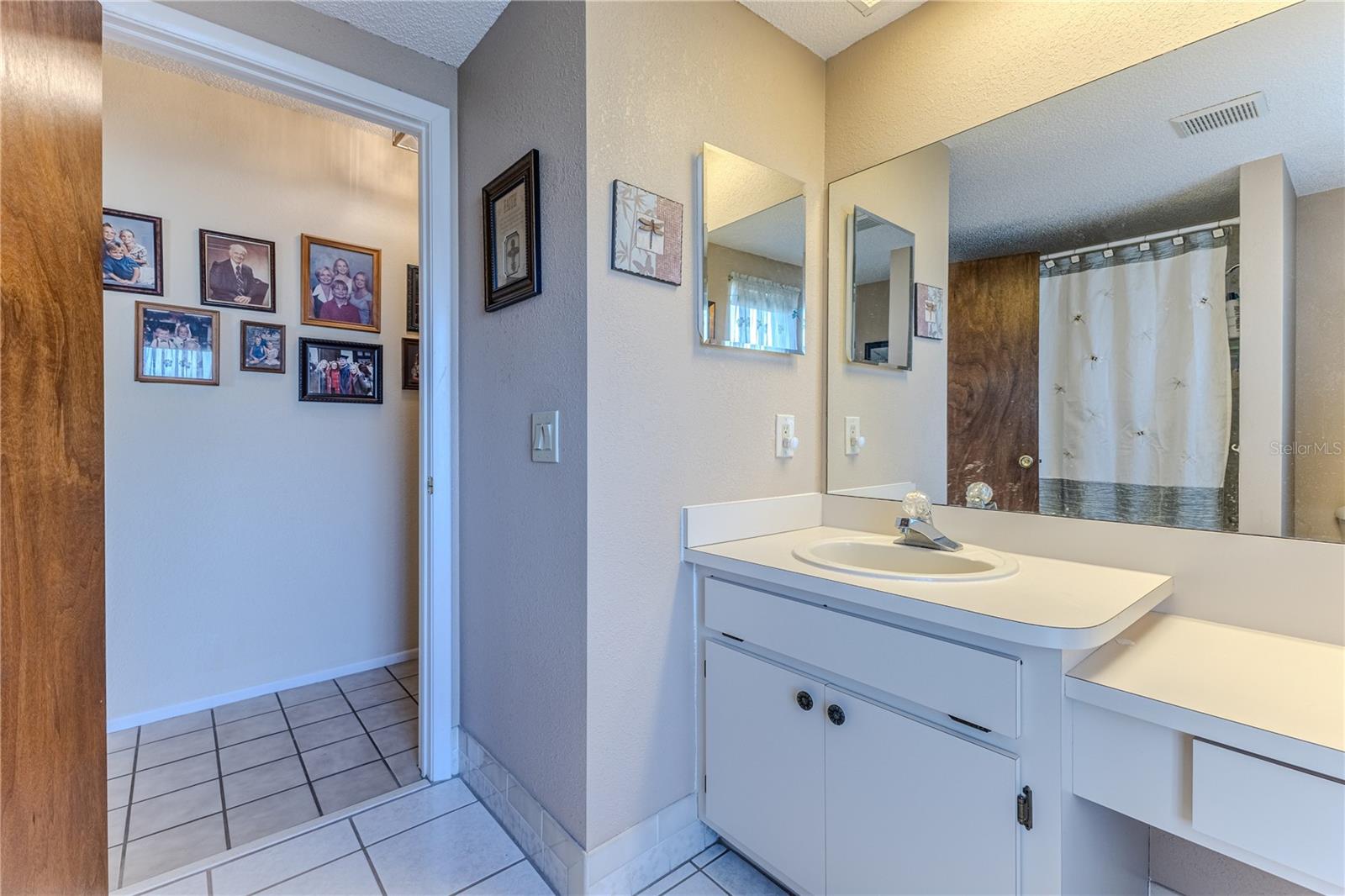 Listing photo id 28 for 11249 Riddle Drive