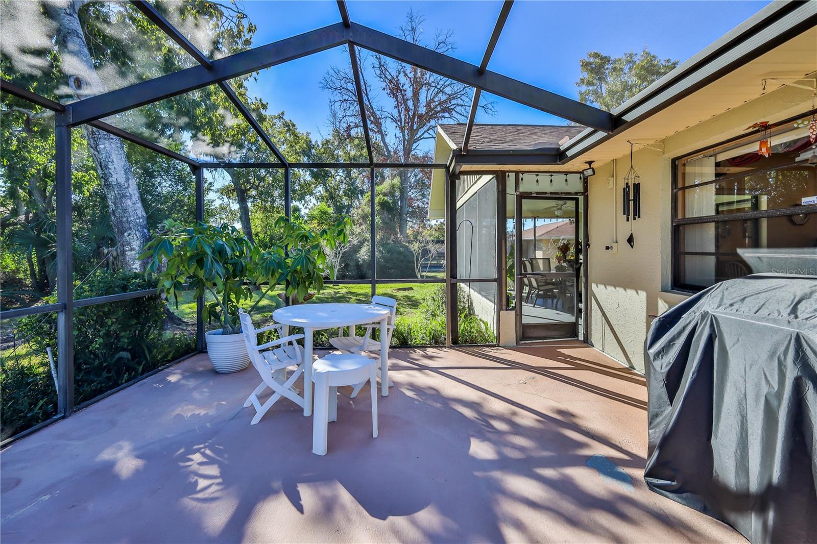 Listing photo id 37 for 11249 Riddle Drive