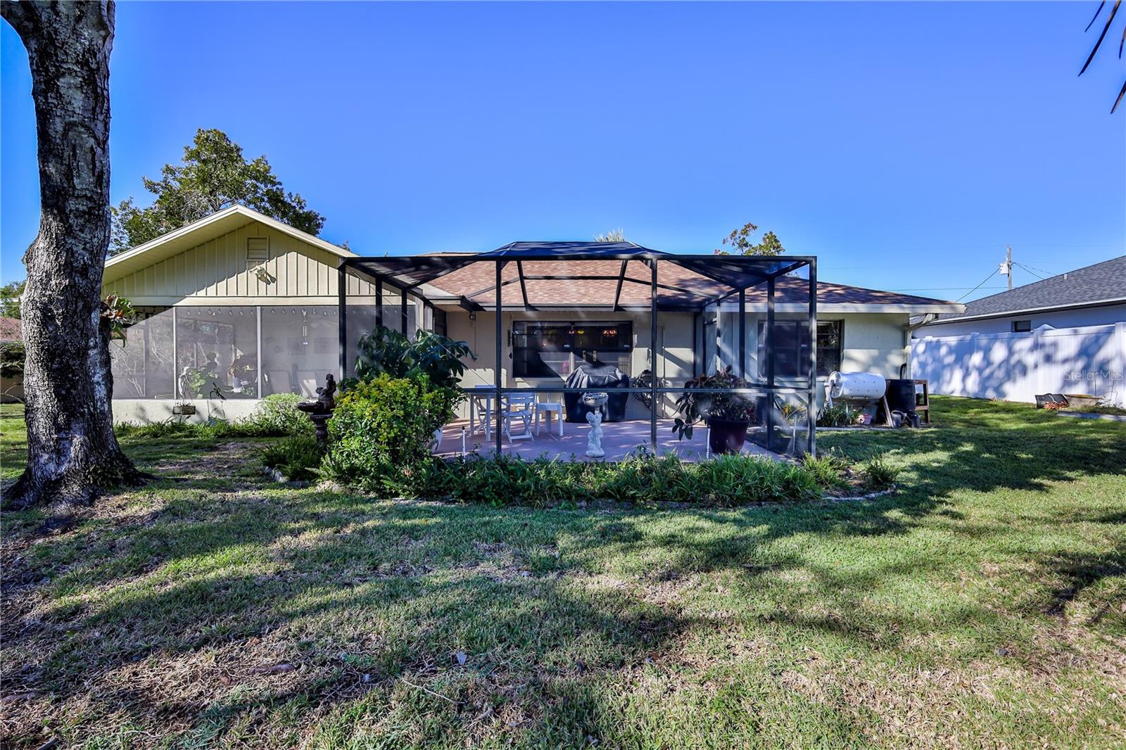 Listing photo id 39 for 11249 Riddle Drive