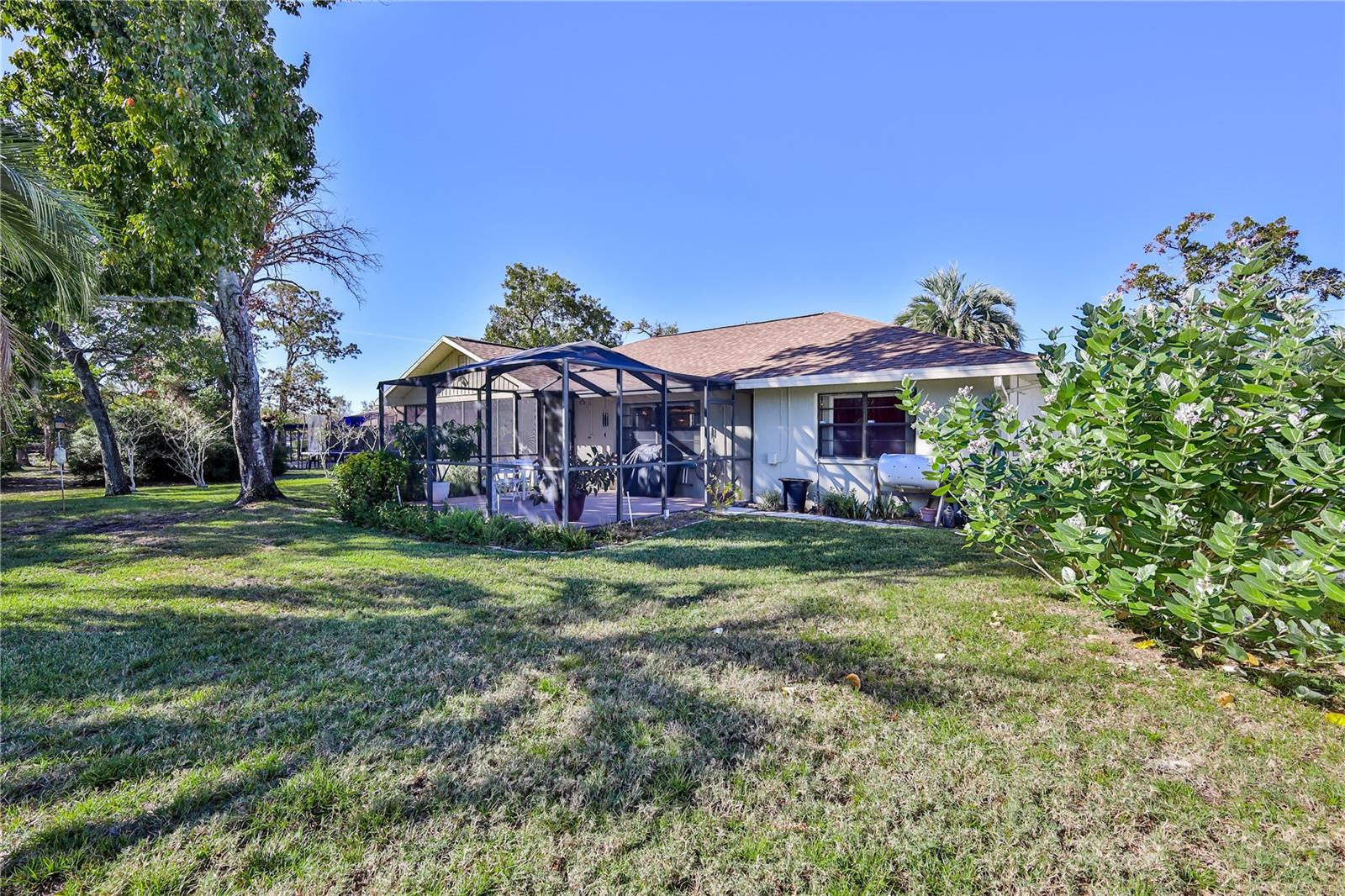 Listing photo id 40 for 11249 Riddle Drive
