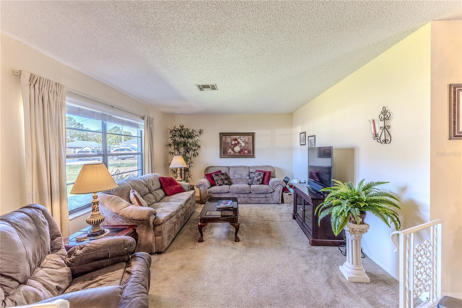Listing photo id 6 for 11249 Riddle Drive