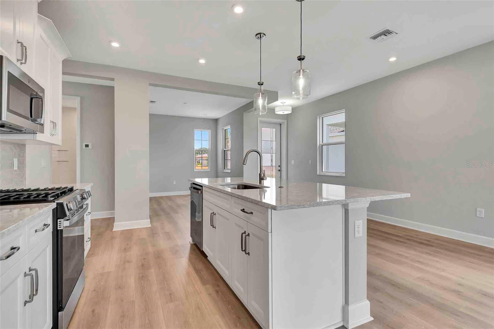 Image 28 of 57 For 1459 Santorini Way