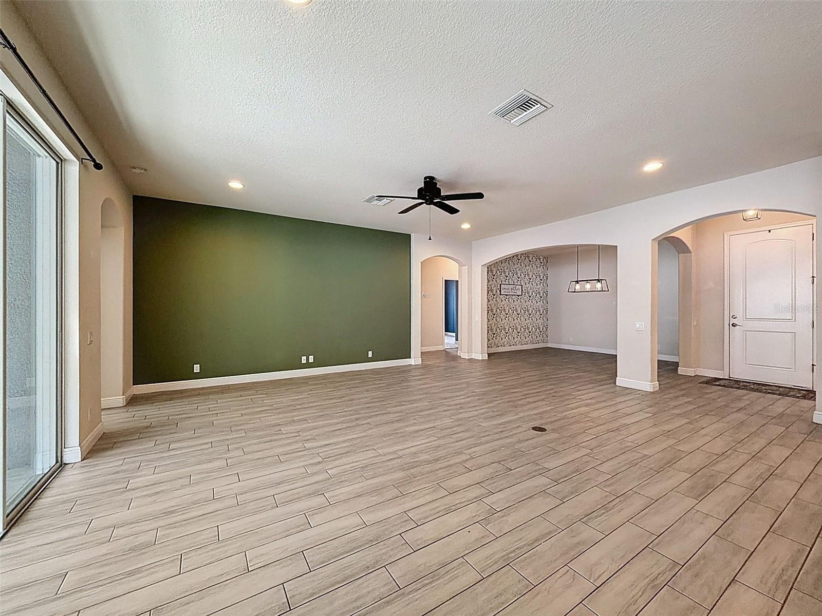 Image 10 of 45 For 14633 Strathglass Drive