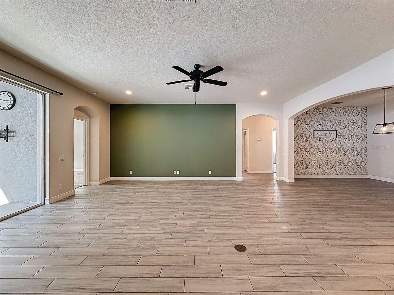 Image 9 of 45 For 14633 Strathglass Drive