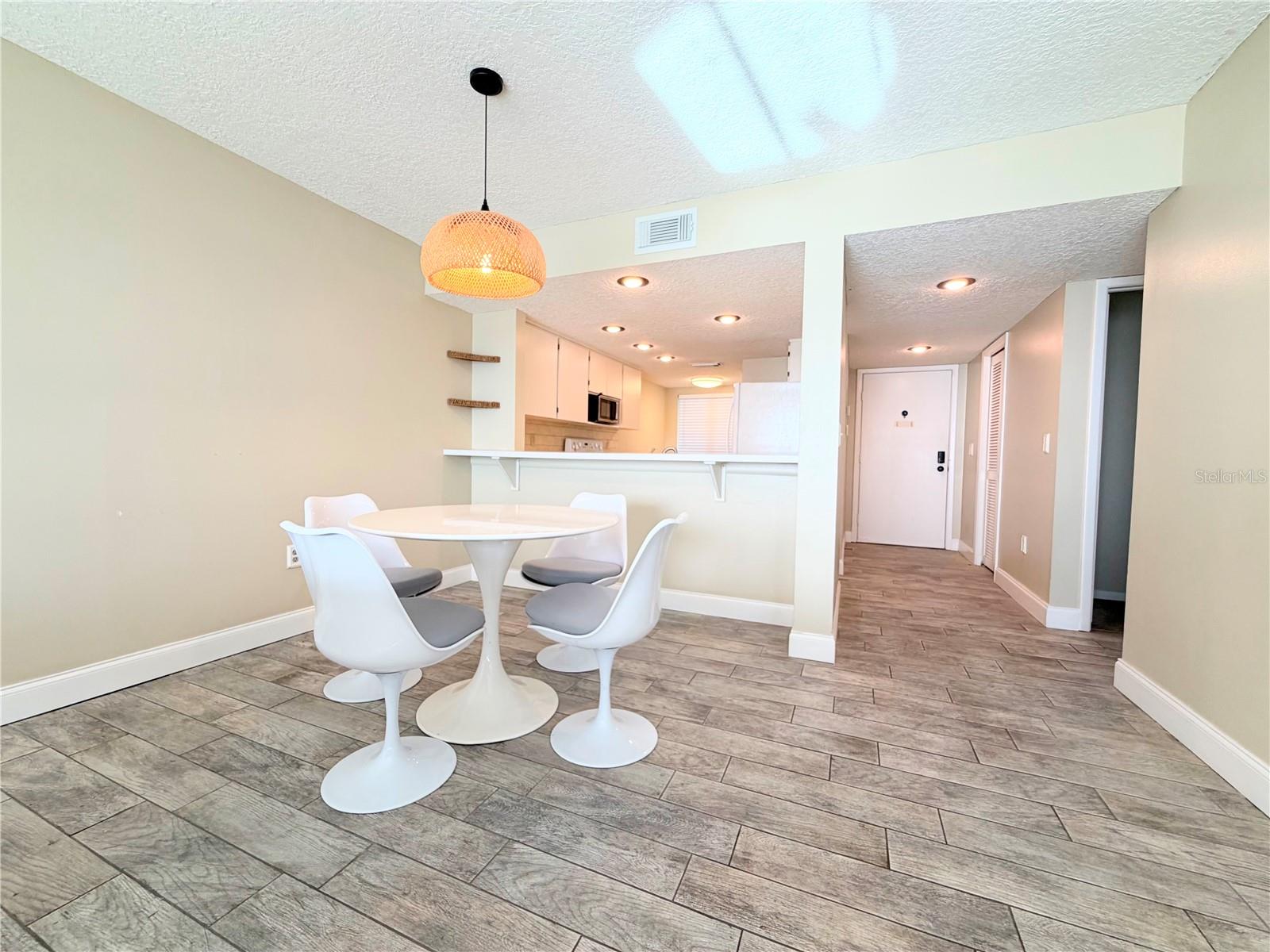 Image 7 of 25 For 4550 Bay Boulevard 1224