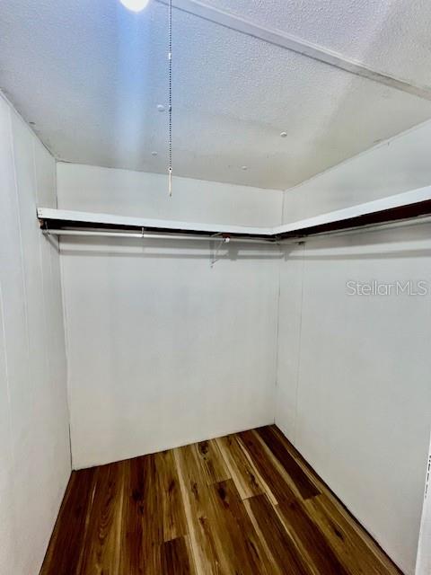 Image 25 of 47 For 1216 Live Oak Parkway