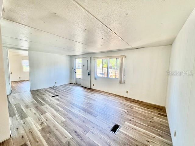 Image 4 of 47 For 1216 Live Oak Parkway