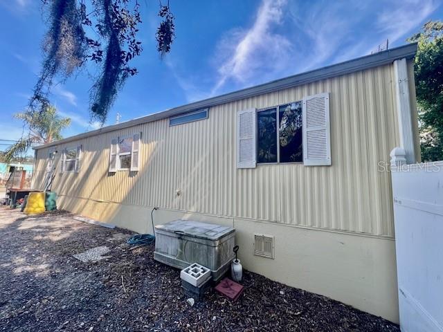 Image 41 of 47 For 1216 Live Oak Parkway