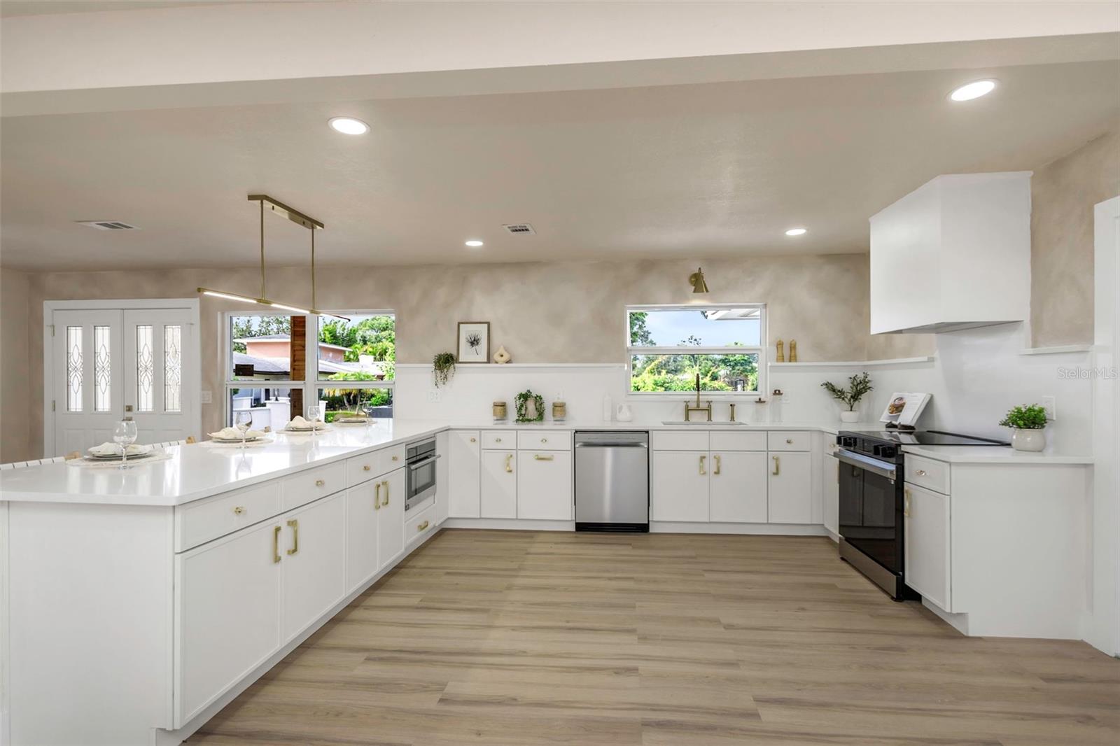 Image 17 of 100 For 1905 Pinetree Lane