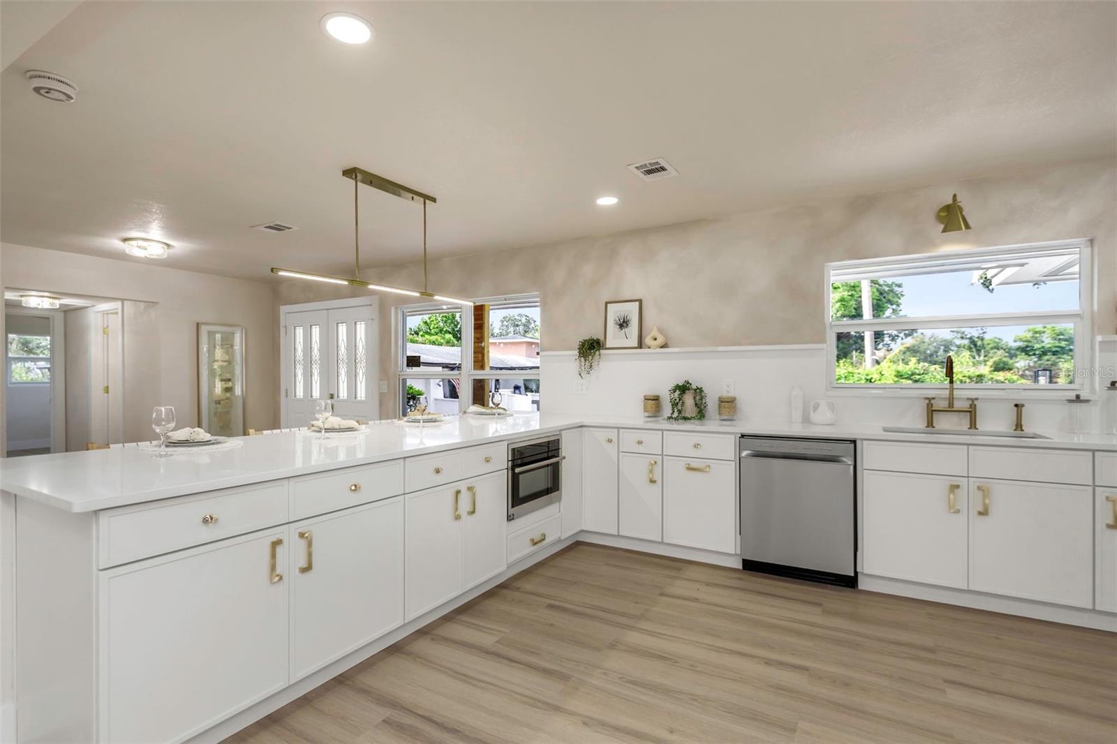 Image 18 of 100 For 1905 Pinetree Lane