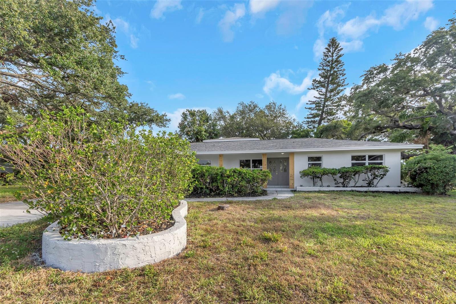 Image 2 of 100 For 1905 Pinetree Lane