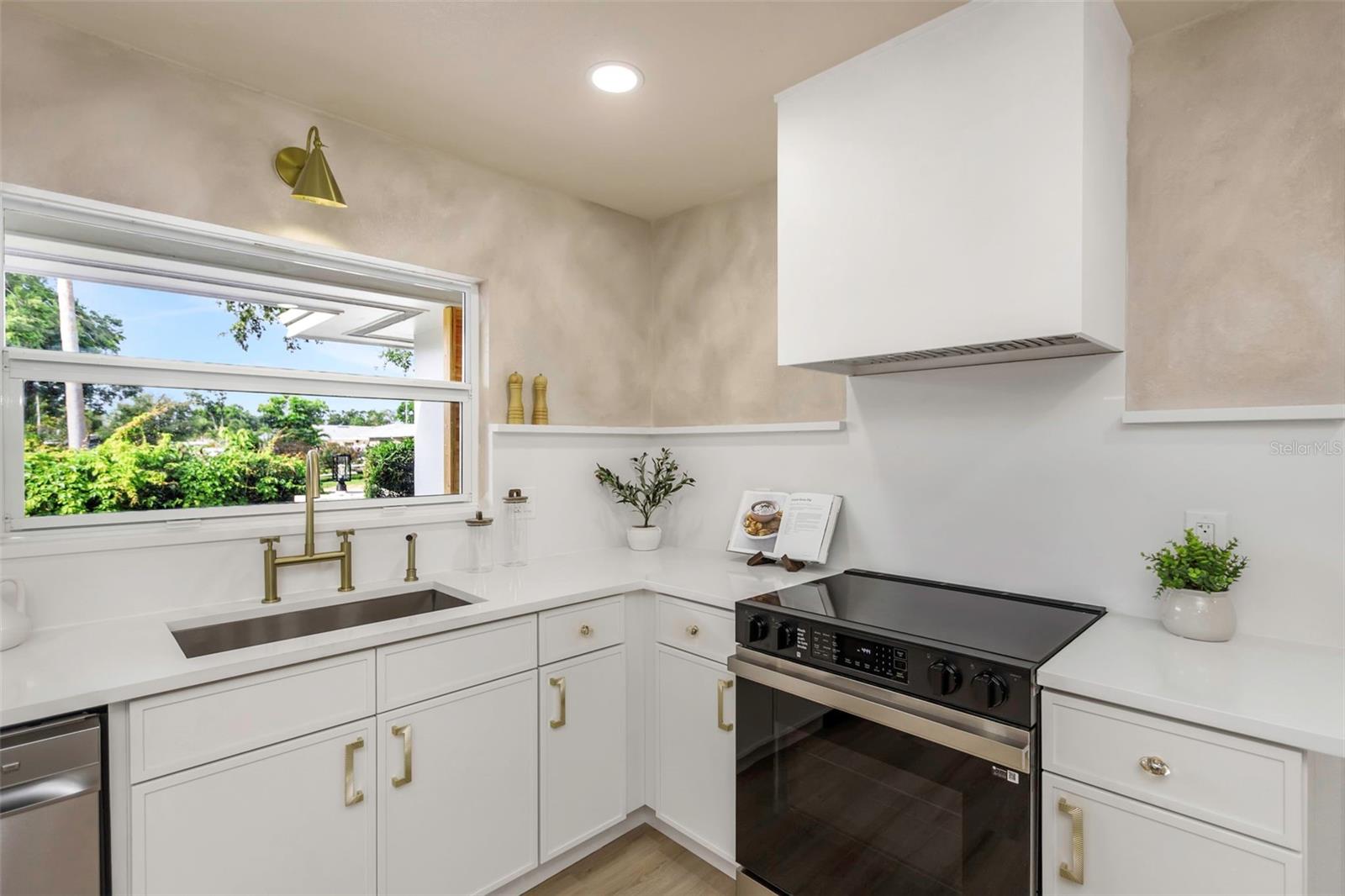 Image 26 of 100 For 1905 Pinetree Lane