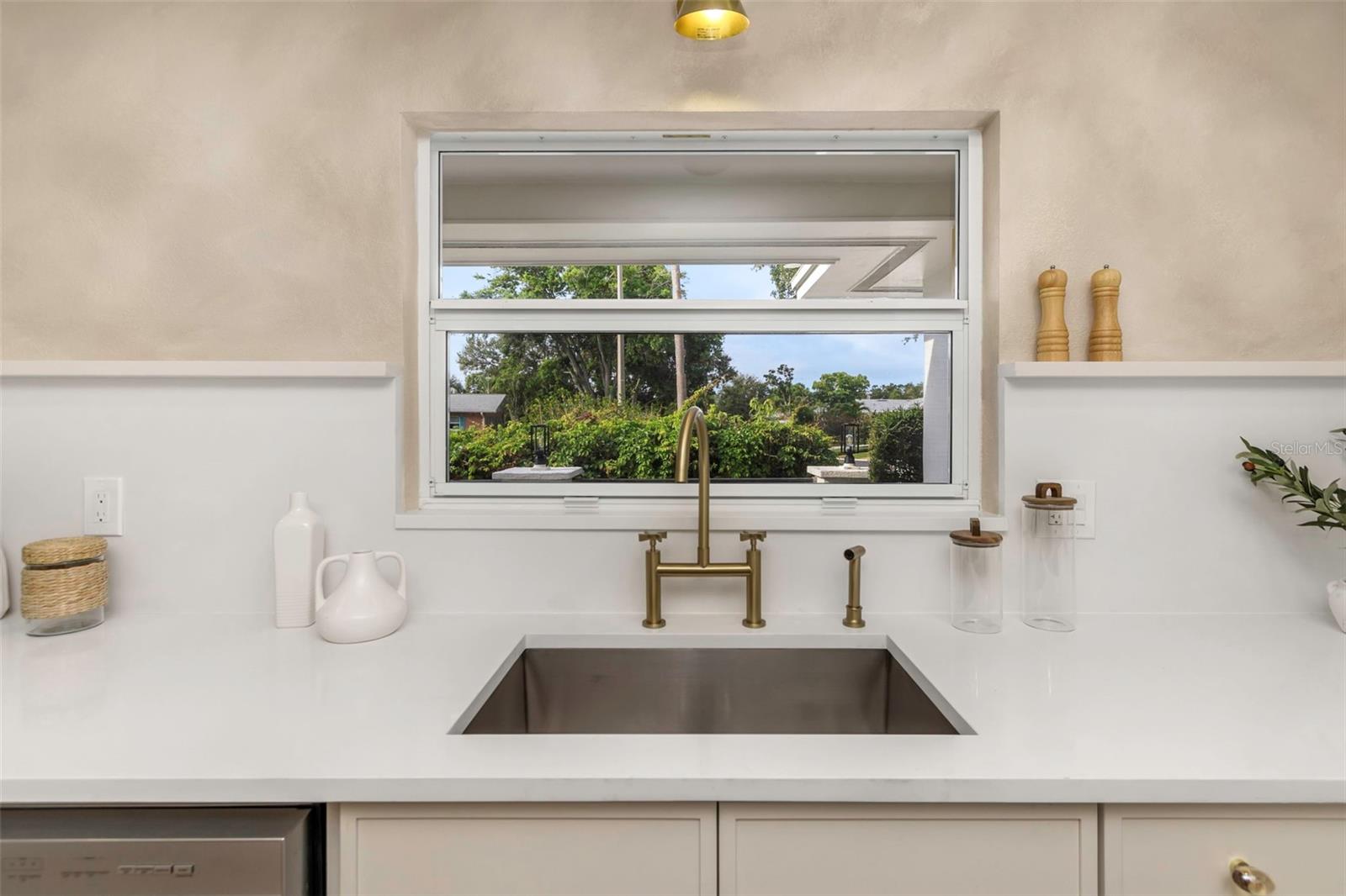 Image 27 of 100 For 1905 Pinetree Lane