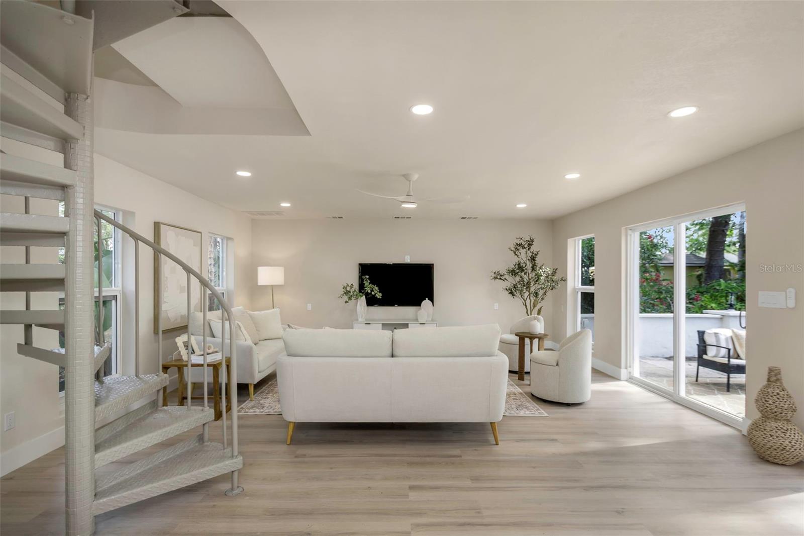 Image 32 of 100 For 1905 Pinetree Lane