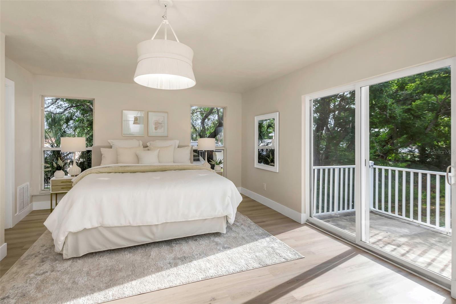 Image 42 of 100 For 1905 Pinetree Lane