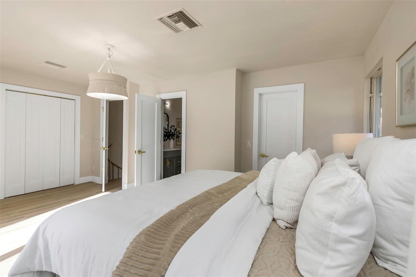 Image 46 of 100 For 1905 Pinetree Lane