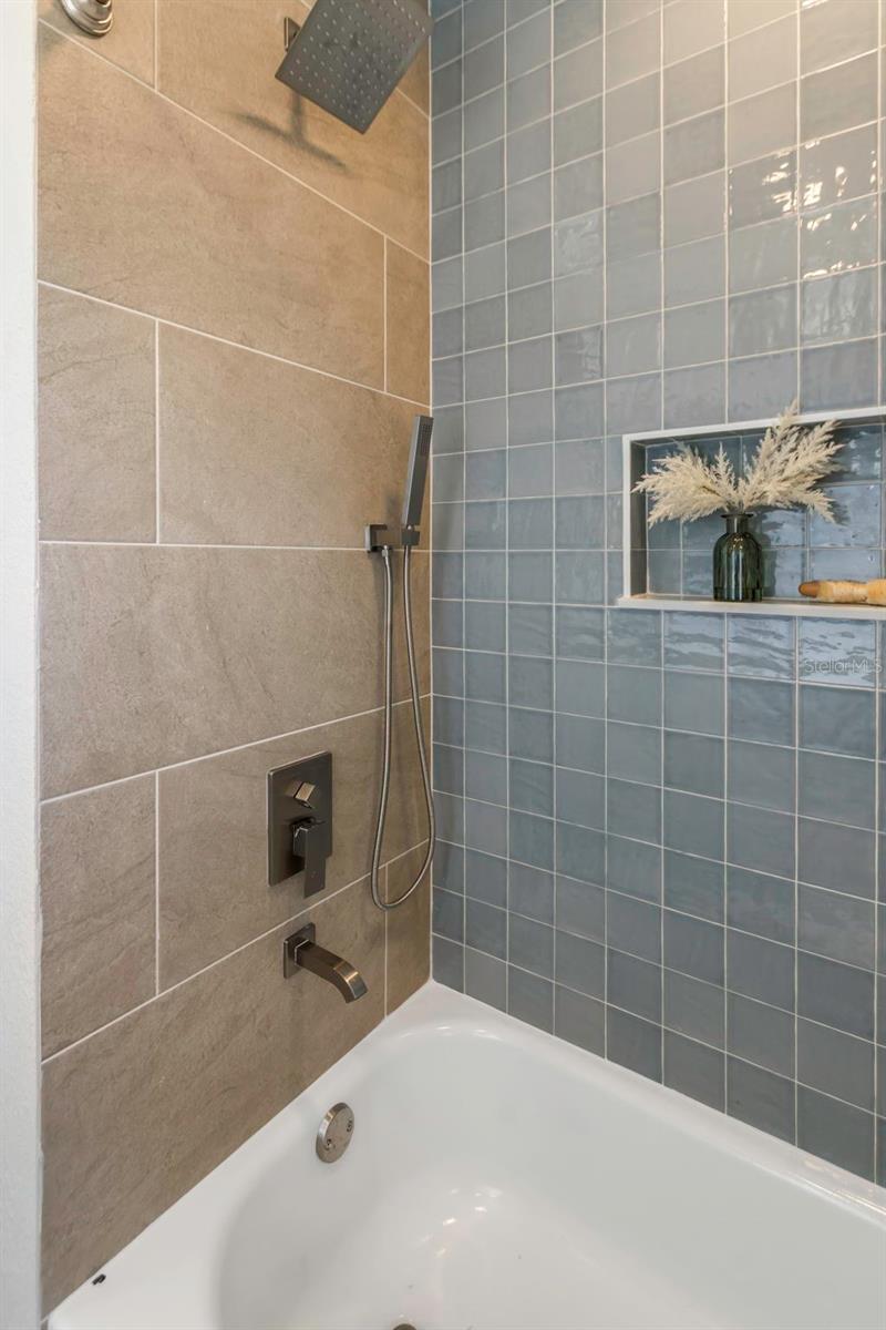 Image 59 of 100 For 1905 Pinetree Lane