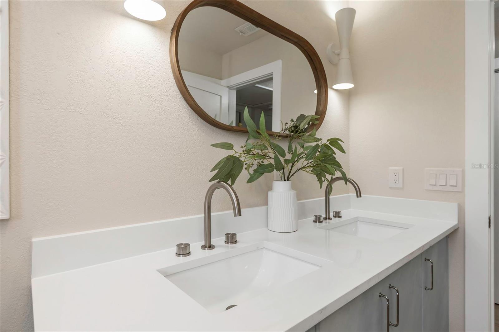 Image 60 of 100 For 1905 Pinetree Lane