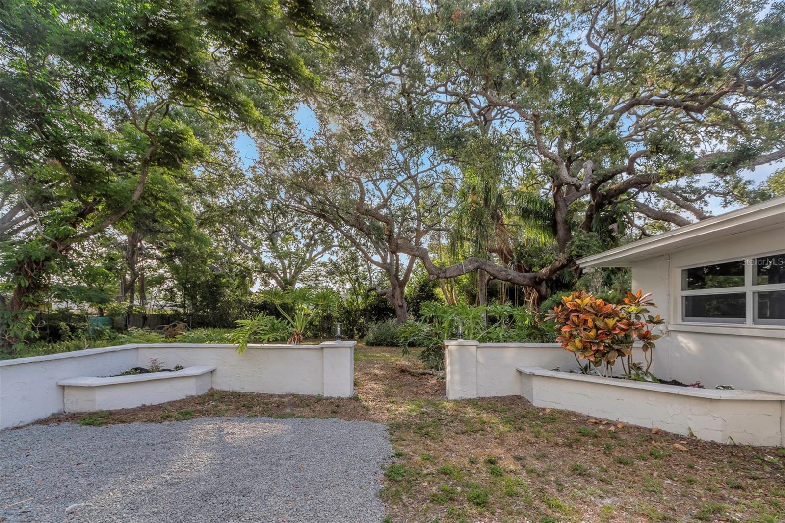 Image 71 of 100 For 1905 Pinetree Lane