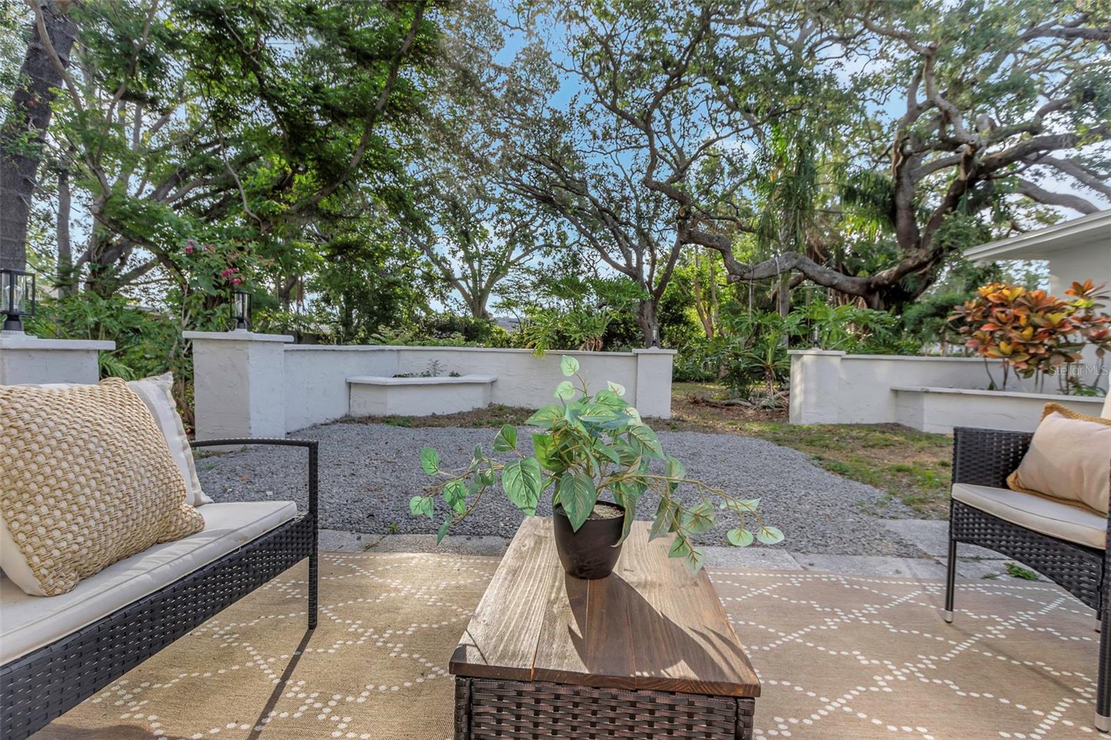 Image 76 of 100 For 1905 Pinetree Lane