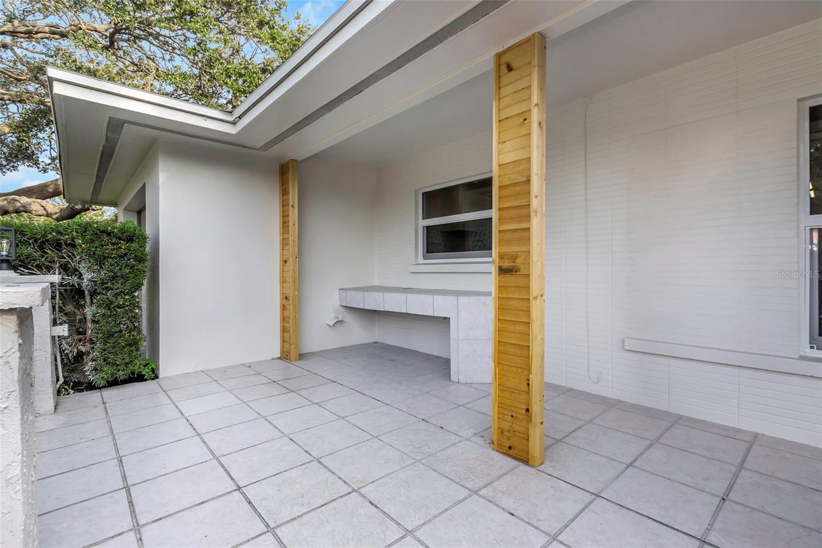 Image 8 of 100 For 1905 Pinetree Lane