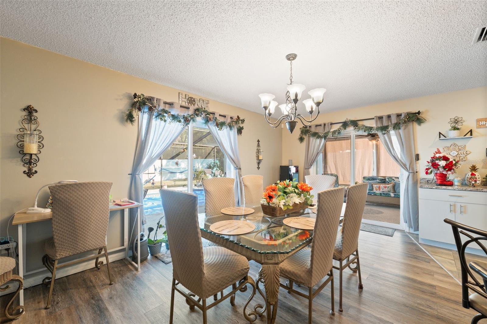 Listing photo id 8 for 12265 Shafton Road