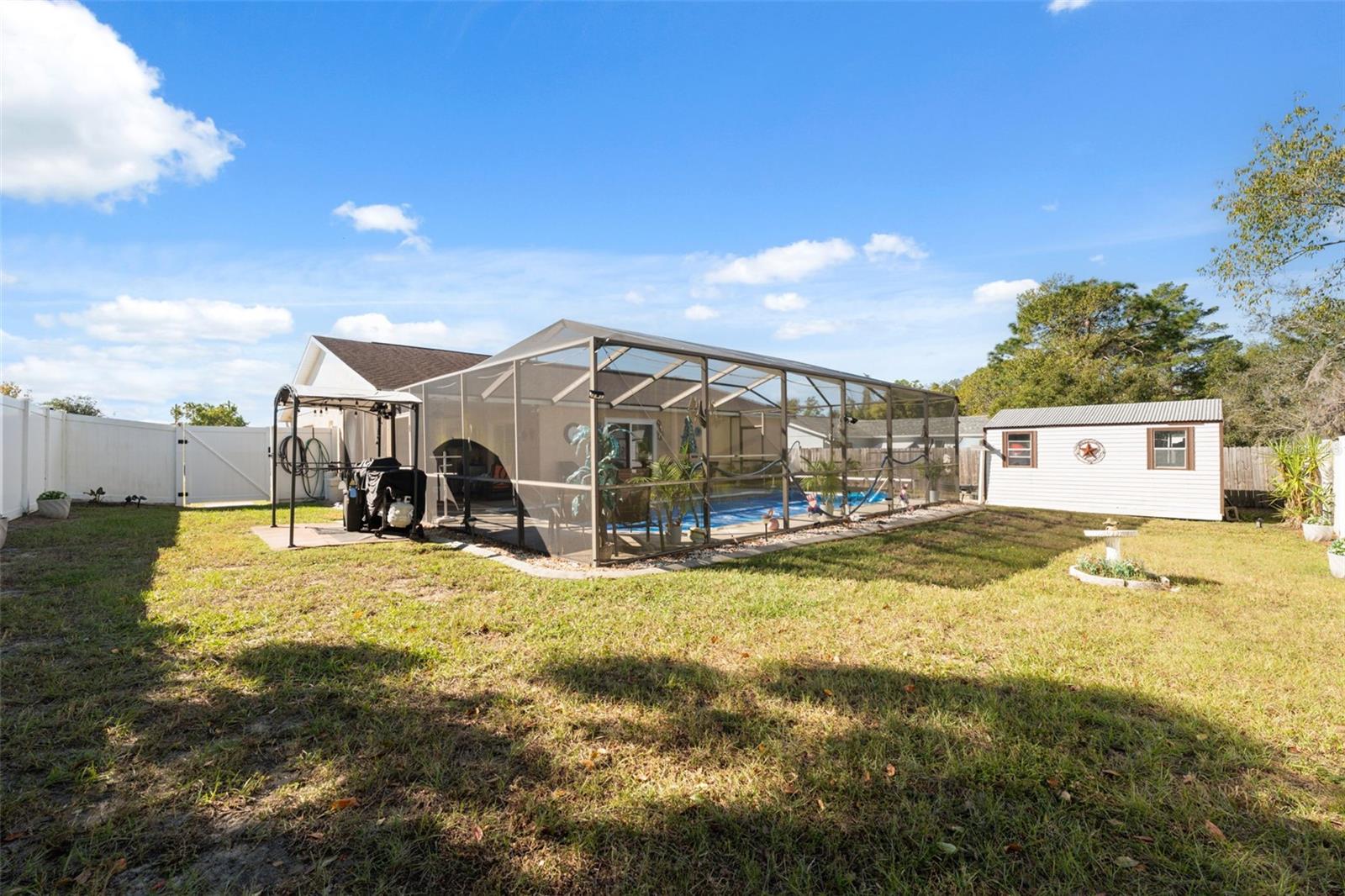 Listing photo id 24 for 12265 Shafton Road