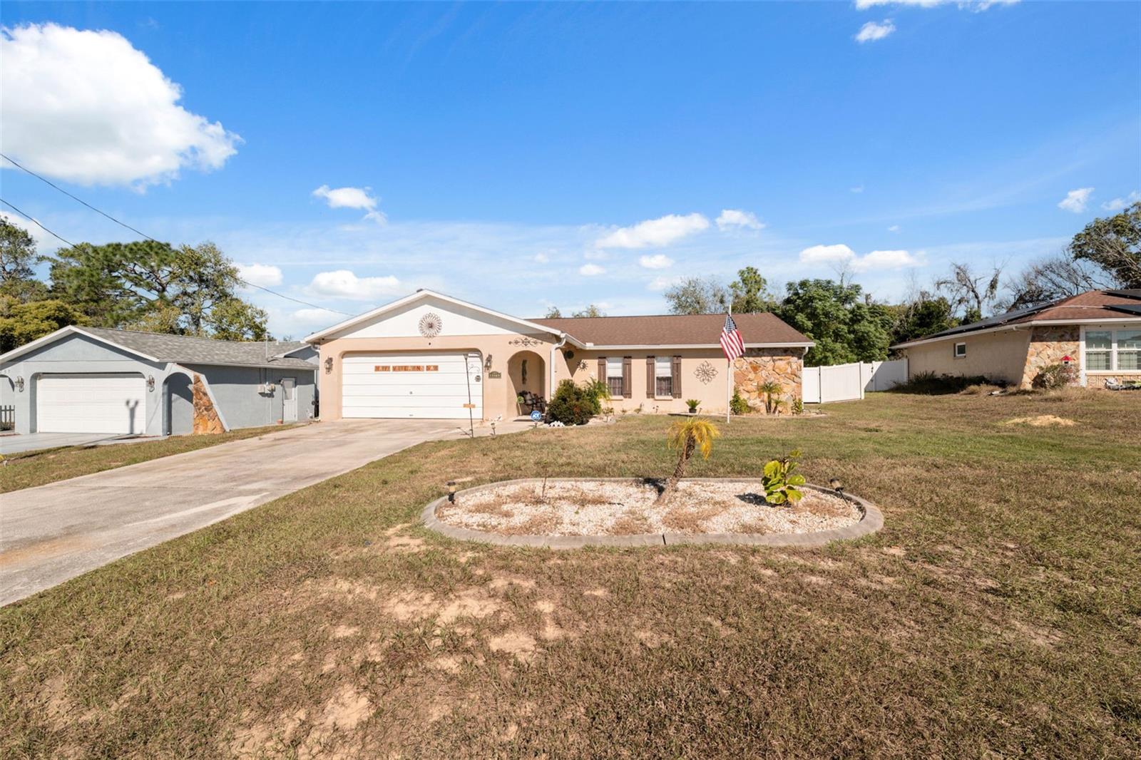 Listing photo id 40 for 12265 Shafton Road