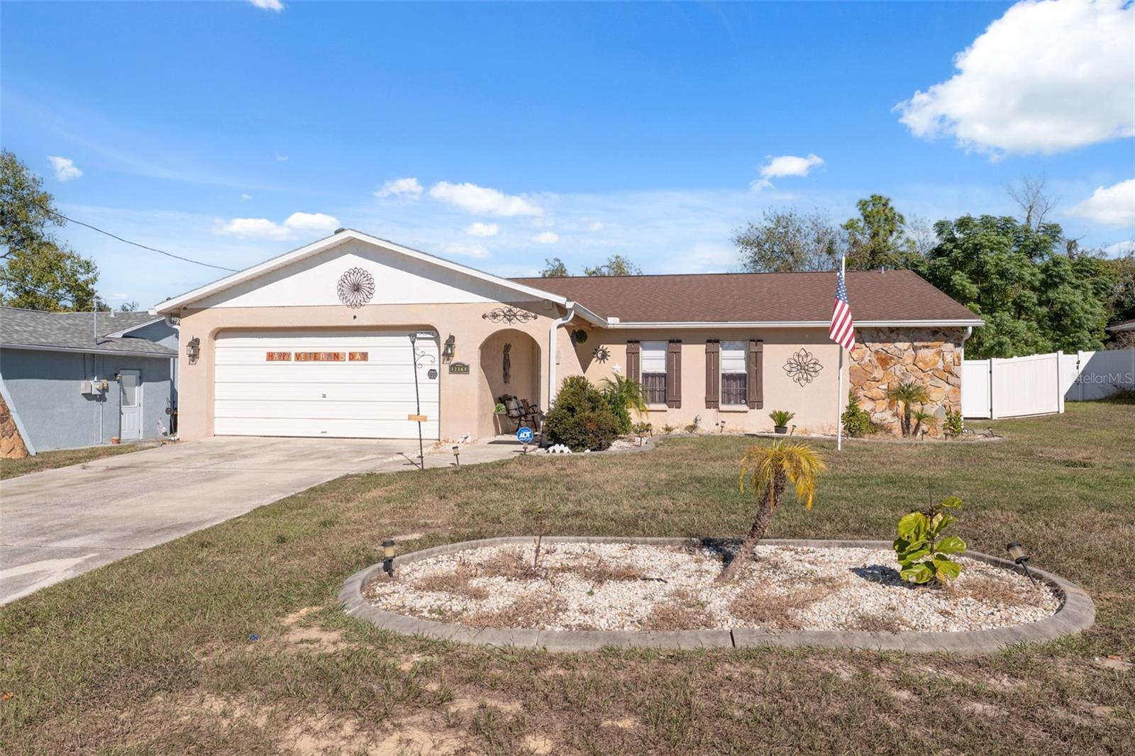 Listing photo id 41 for 12265 Shafton Road