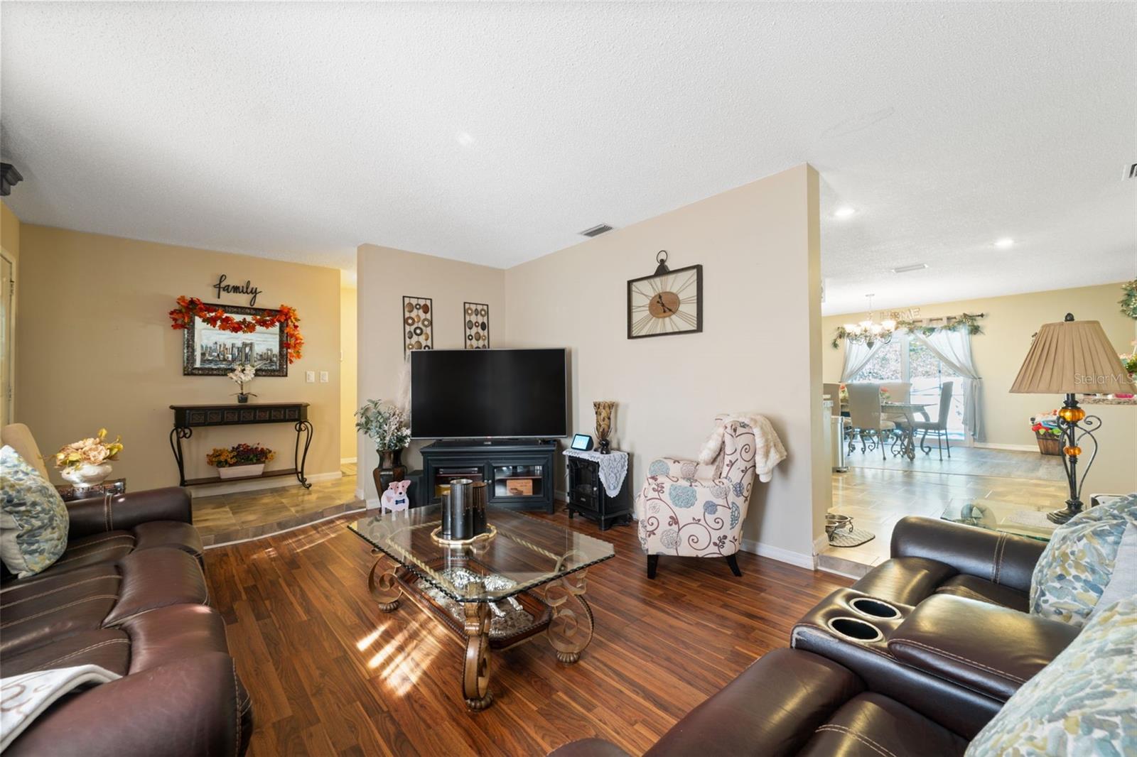 Listing photo id 43 for 12265 Shafton Road