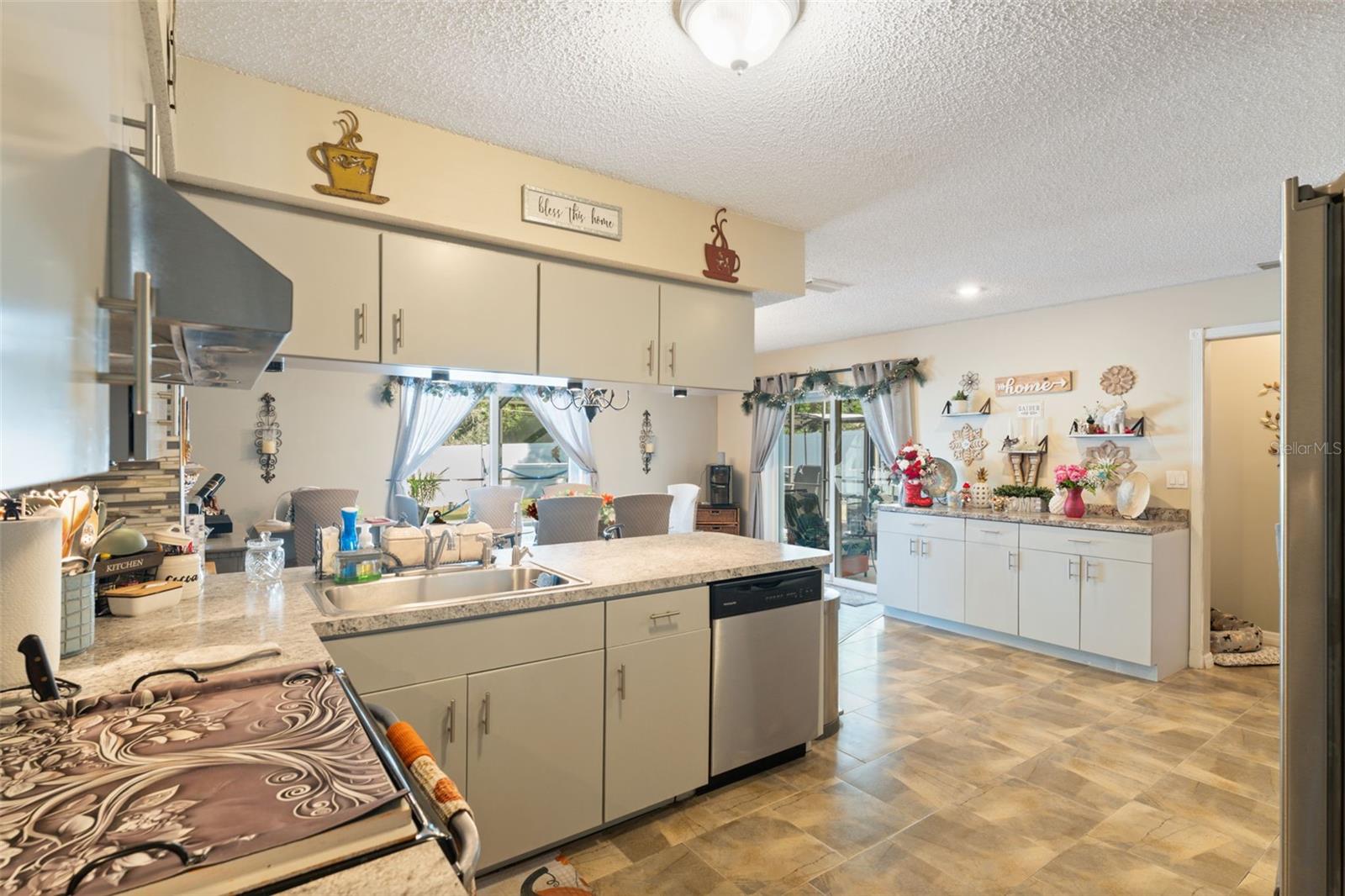 Listing photo id 45 for 12265 Shafton Road