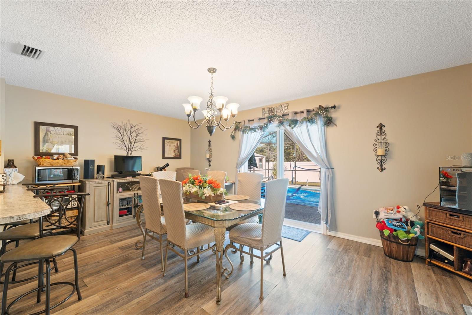 Listing photo id 46 for 12265 Shafton Road