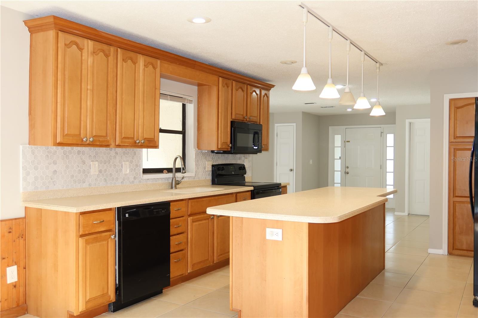 Image 35 of 52 For 2414 San Luis Road