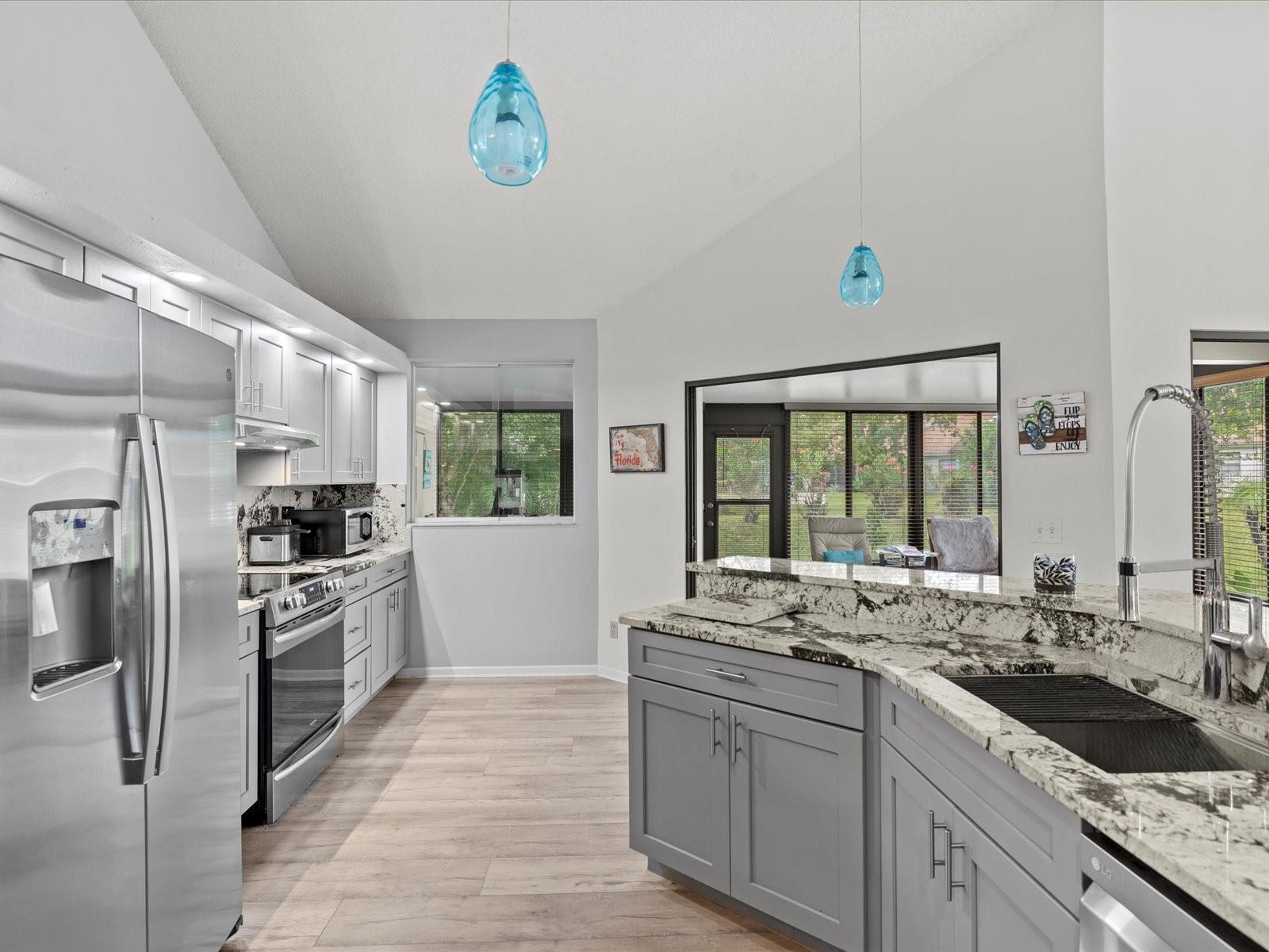 Image 4 of 66 For 11723 Rolling Pine Lane