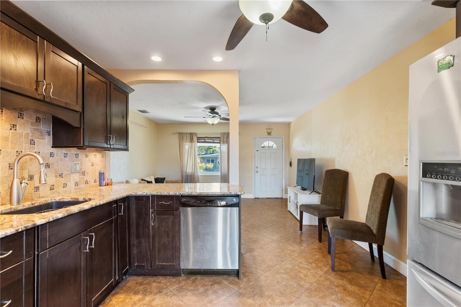 Image 12 of 33 For 10931 110th Avenue