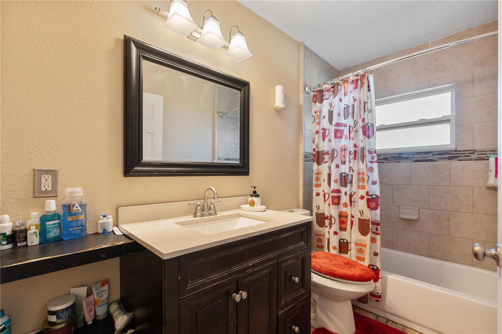 Image 18 of 33 For 10931 110th Avenue