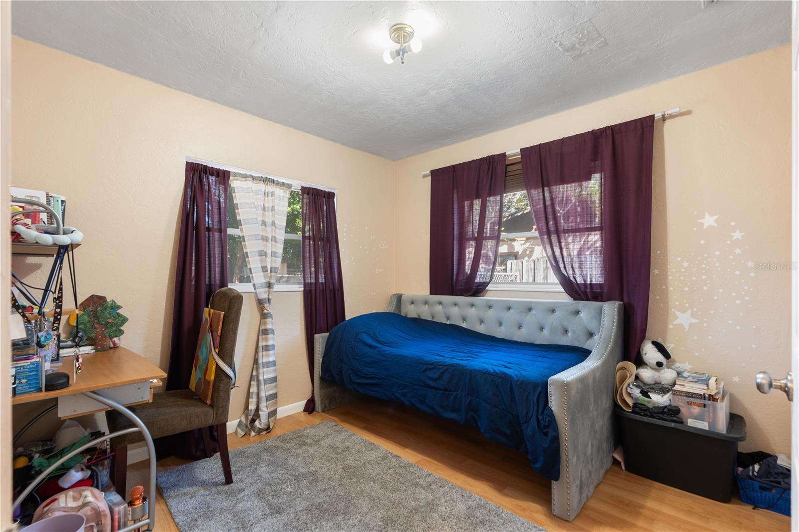 Image 21 of 33 For 10931 110th Avenue