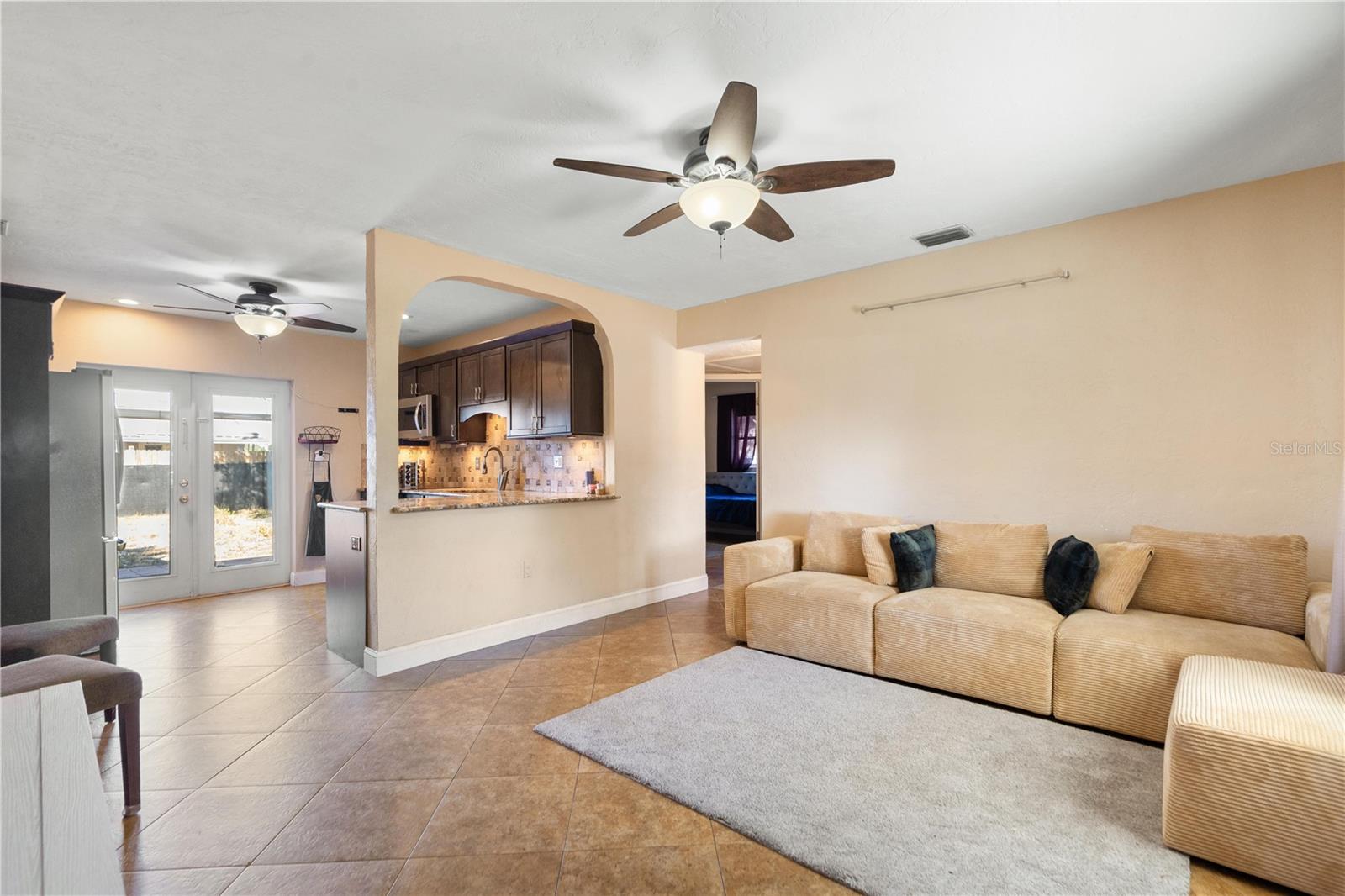 Image 6 of 33 For 10931 110th Avenue