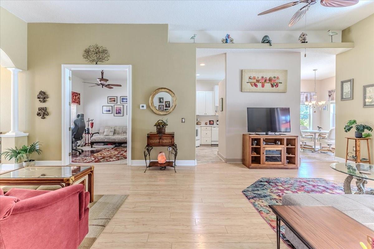 Image 14 of 39 For 9406 Burnam Drive