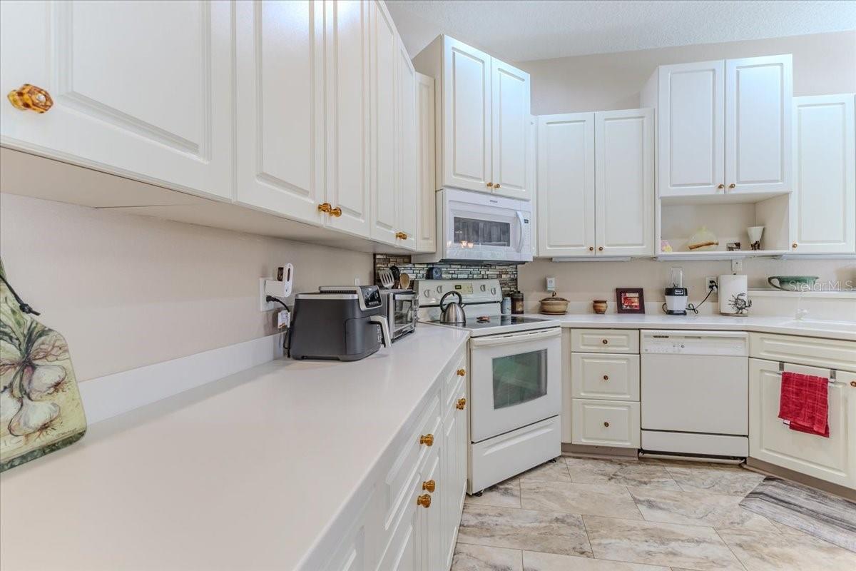 Image 18 of 39 For 9406 Burnam Drive