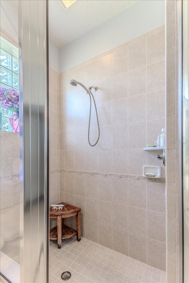 Image 26 of 39 For 9406 Burnam Drive