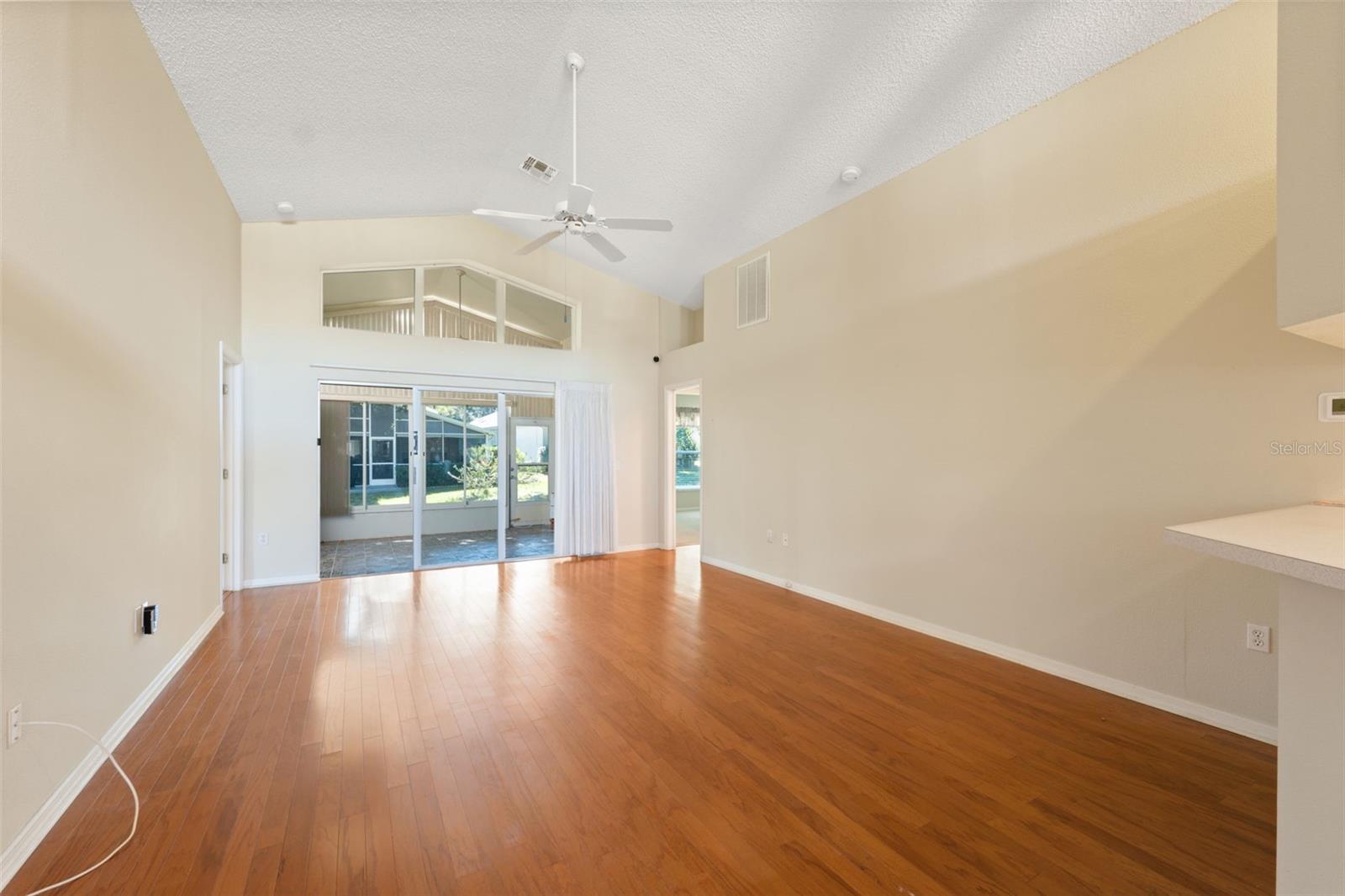 Image 15 of 57 For 283 Quane Avenue