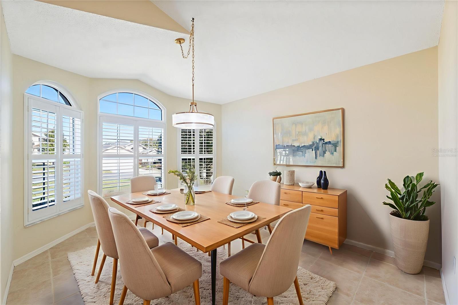 Image 6 of 57 For 283 Quane Avenue