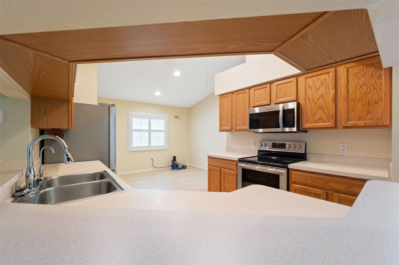 Image 8 of 57 For 283 Quane Avenue