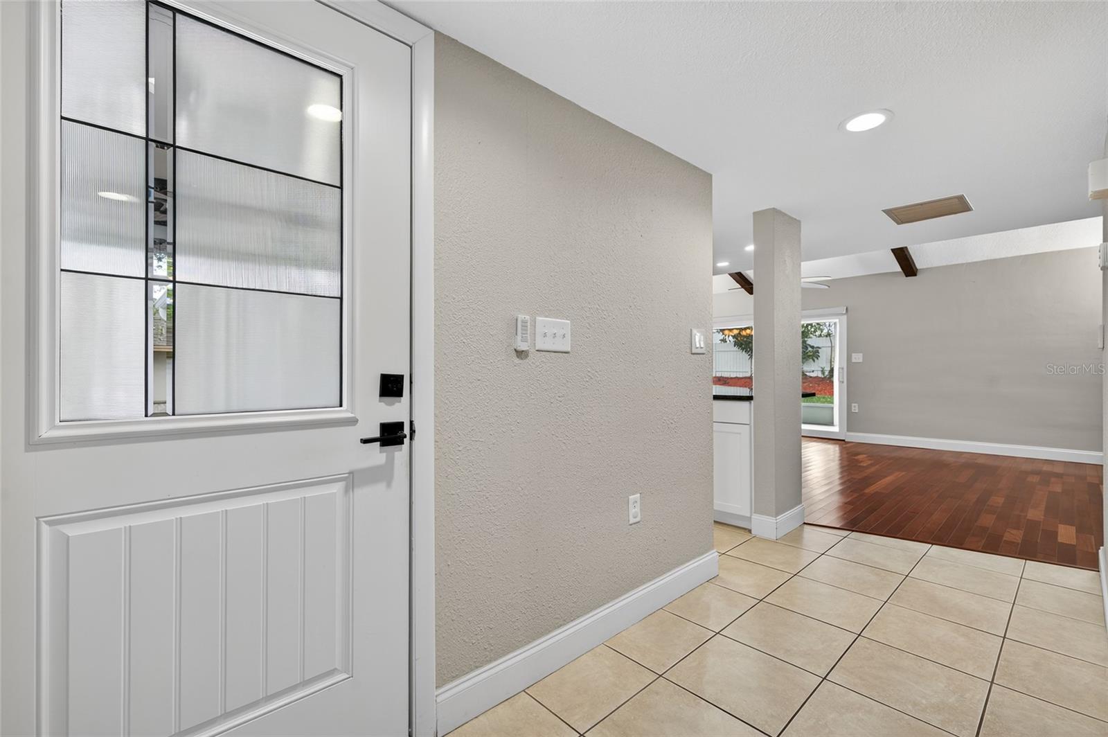 Image 7 of 55 For 302 Leafwood Road