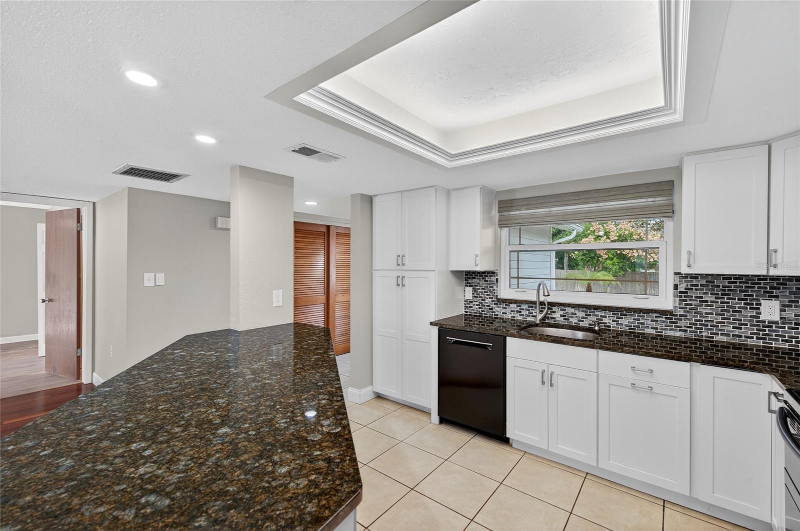 Image 9 of 55 For 302 Leafwood Road