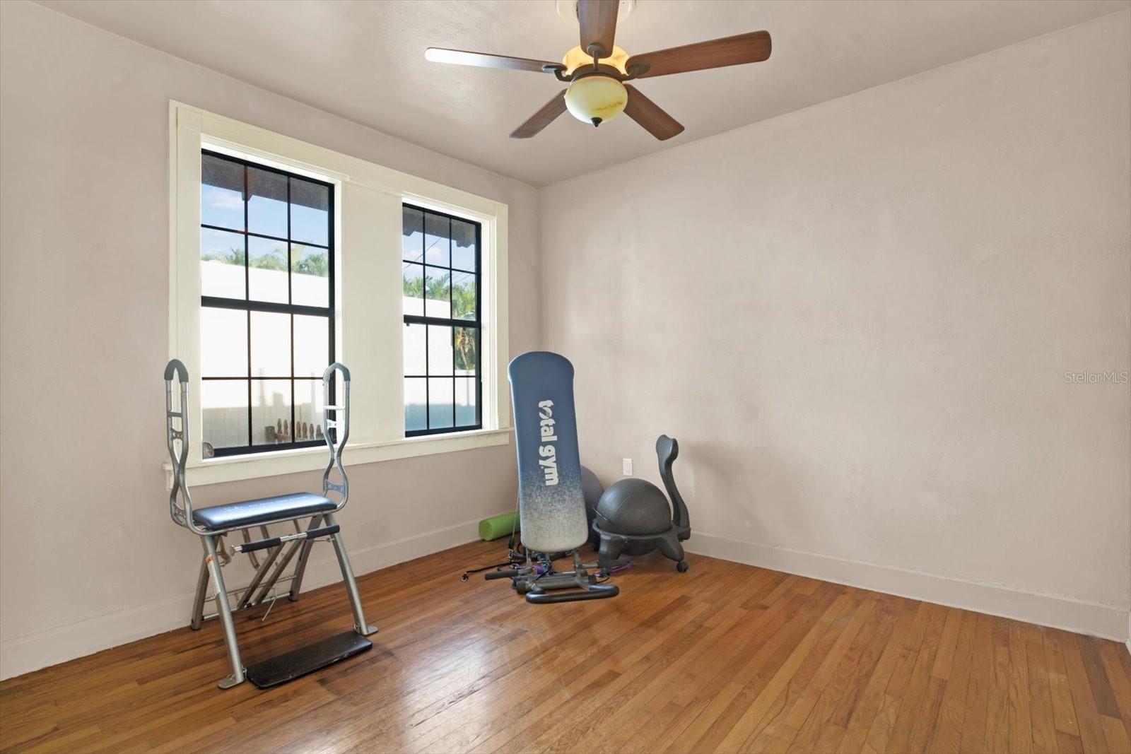 Image 10 of 22 For 3201 7th Avenue N